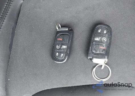 2019 Jeep Cherokee Altitude 4X4 из США, поврежденный, VIN 1C4PJMLXXKD311619